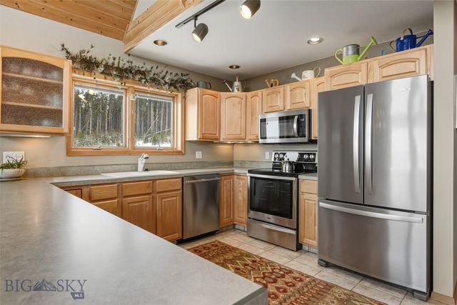 105 Damsel Lane, Anaconda, MT 59711