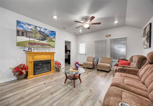 7621 Bullrider Dr, Corpus Christi, TX 78414