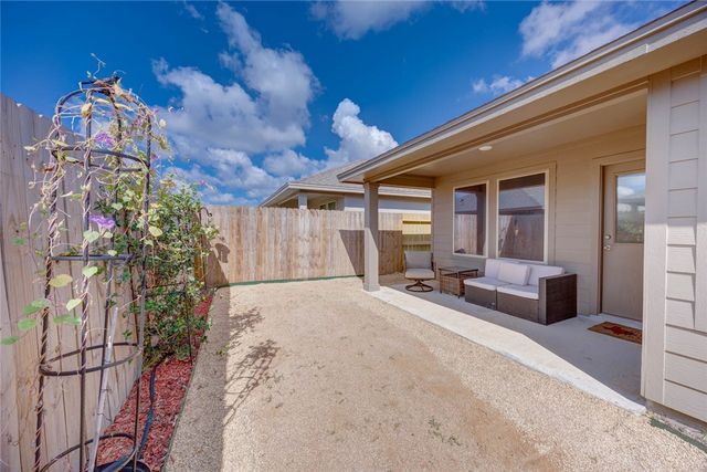 7621 Bullrider Dr, Corpus Christi, TX 78414