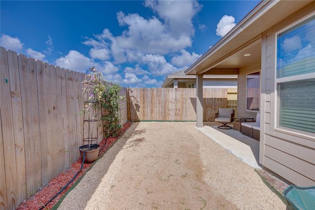 7621 Bullrider Dr, Corpus Christi, TX 78414
