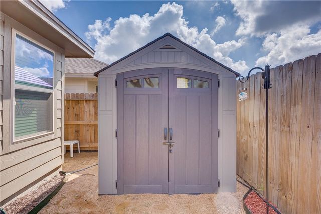 7621 Bullrider Dr, Corpus Christi, TX 78414