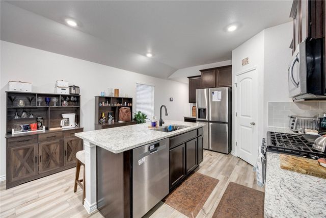 7621 Bullrider Dr, Corpus Christi, TX 78414