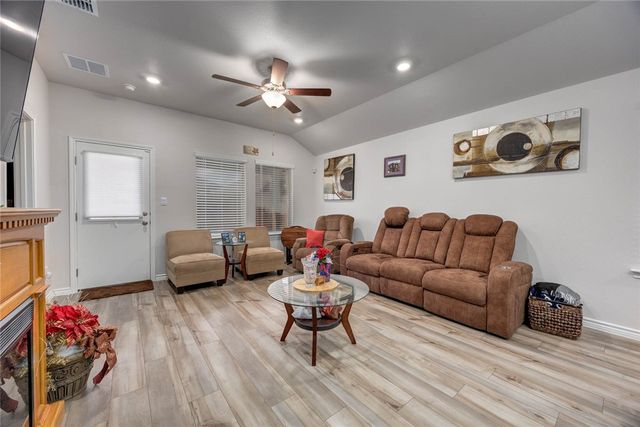 7621 Bullrider Dr, Corpus Christi, TX 78414