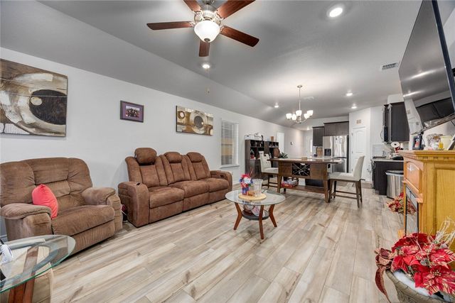 7621 Bullrider Dr, Corpus Christi, TX 78414