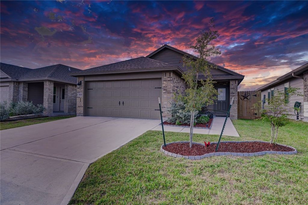 7621 Bullrider Dr, Corpus Christi, TX 78414