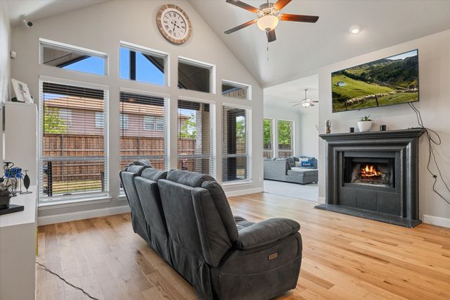 1912 Lasseter Drive, Mansfield, TX 76063