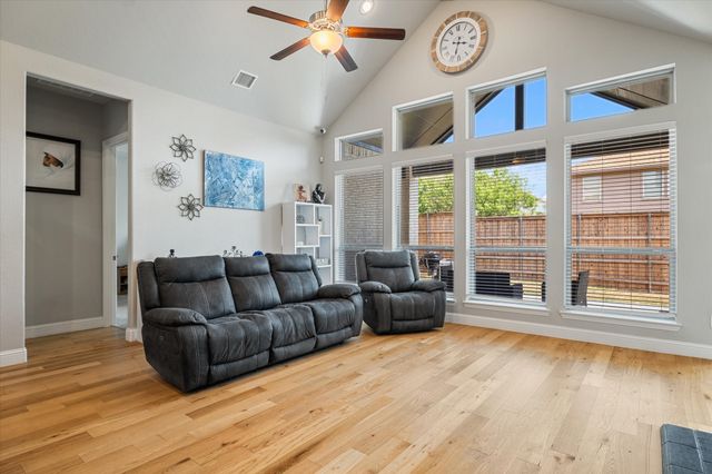 1912 Lasseter Drive, Mansfield, TX 76063