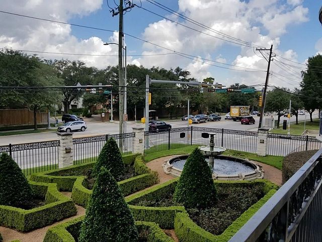 1005 S Shepherd Drive 210, Houston, TX 77019