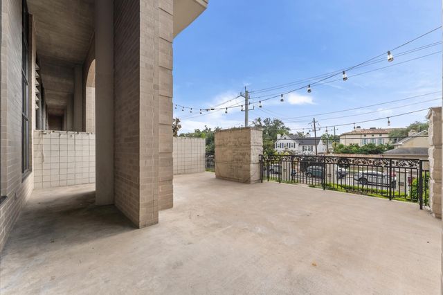 1005 S Shepherd Drive 210, Houston, TX 77019