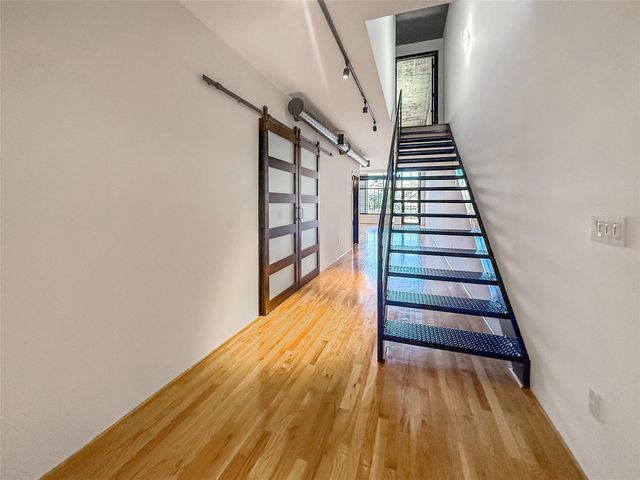 1005 S Shepherd Drive 210, Houston, TX 77019