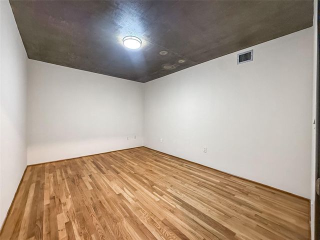 1005 S Shepherd Drive 210, Houston, TX 77019