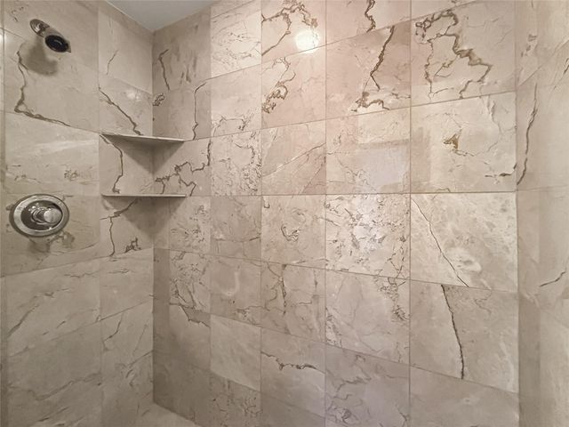 1005 S Shepherd Drive 210, Houston, TX 77019