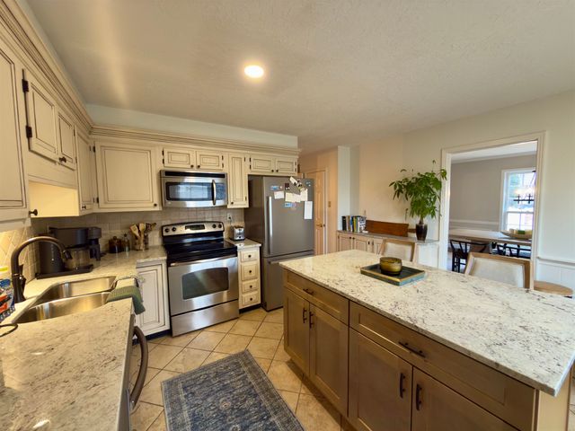 2122 SHALLOW FORD CV, Germantown, TN 38139