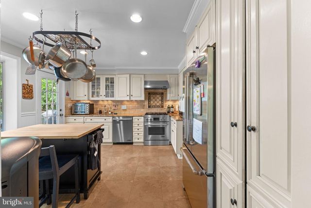 5121 BALTAN RD, Bethesda, MD 20816
