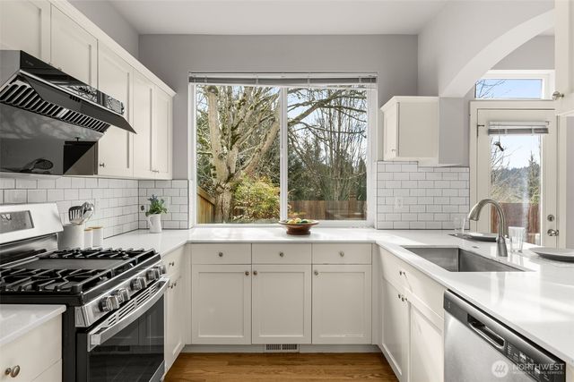 23909 SE 7th Lane, Sammamish, WA 98074