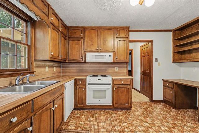 1903 Colony Oaks Drive, Snellville, GA 30078