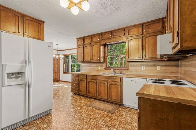 1903 Colony Oaks Drive, Snellville, GA 30078