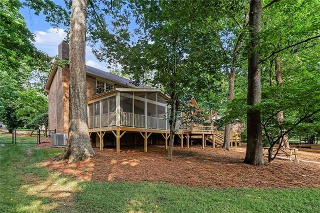 1903 Colony Oaks Drive, Snellville, GA 30078