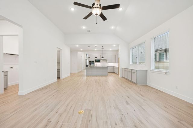 26022 S Outrider Banks, Montgomery, TX 77316