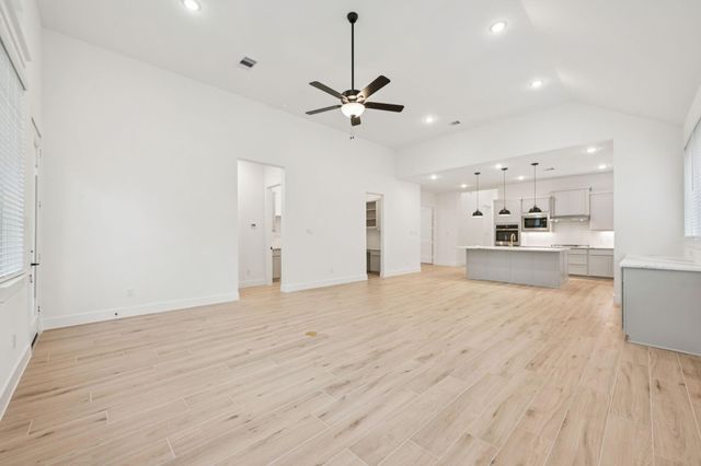 26022 S Outrider Banks, Montgomery, TX 77316