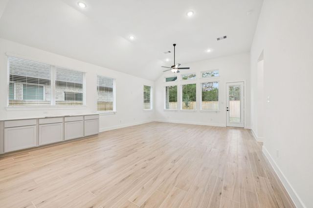 26022 S Outrider Banks, Montgomery, TX 77316