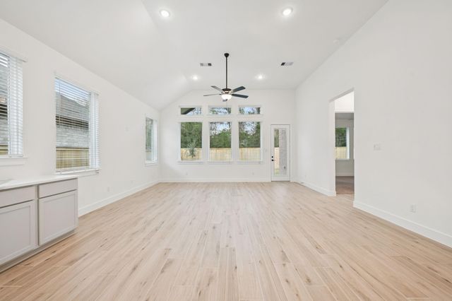 26022 S Outrider Banks, Montgomery, TX 77316