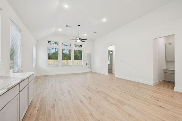 26022 S Outrider Banks, Montgomery, TX 77316