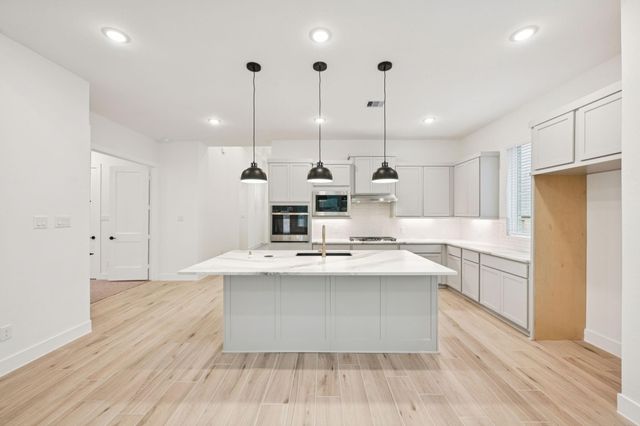 26022 S Outrider Banks, Montgomery, TX 77316