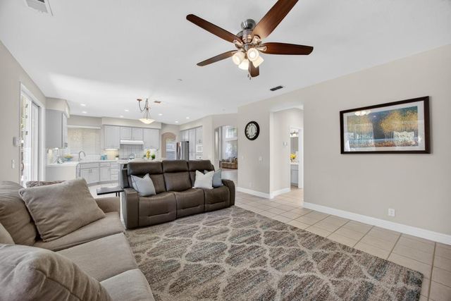 5500 Tierra Gardens Ln, Carmichael, CA 95608