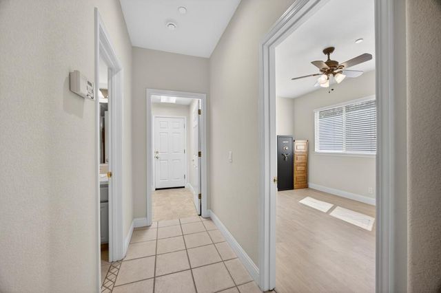 5500 Tierra Gardens Ln, Carmichael, CA 95608