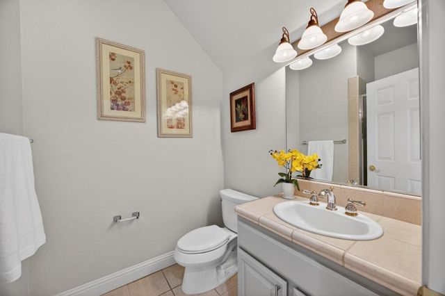 5500 Tierra Gardens Ln, Carmichael, CA 95608