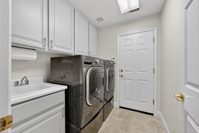 5500 Tierra Gardens Ln, Carmichael, CA 95608