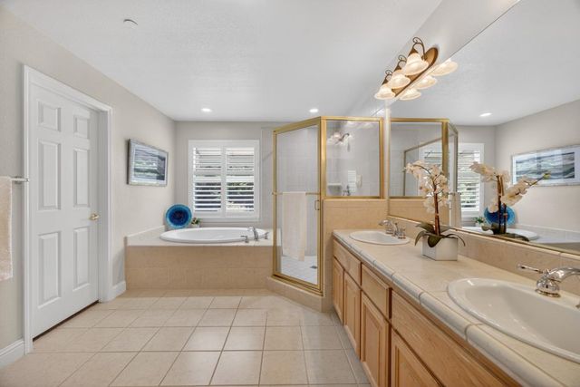 5500 Tierra Gardens Ln, Carmichael, CA 95608