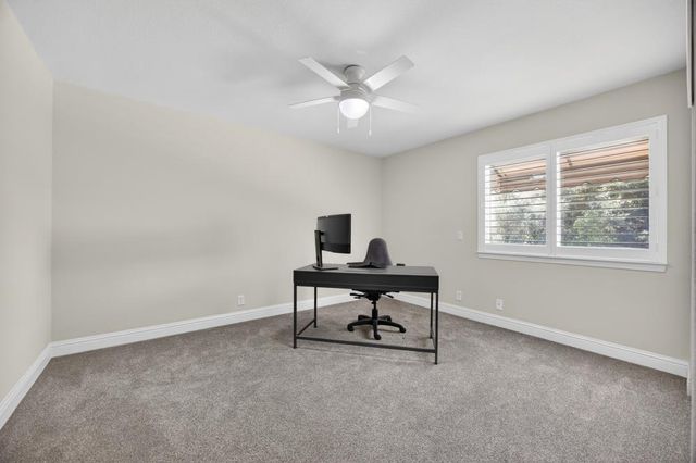 5500 Tierra Gardens Ln, Carmichael, CA 95608