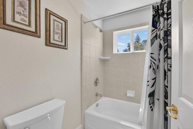 5500 Tierra Gardens Ln, Carmichael, CA 95608