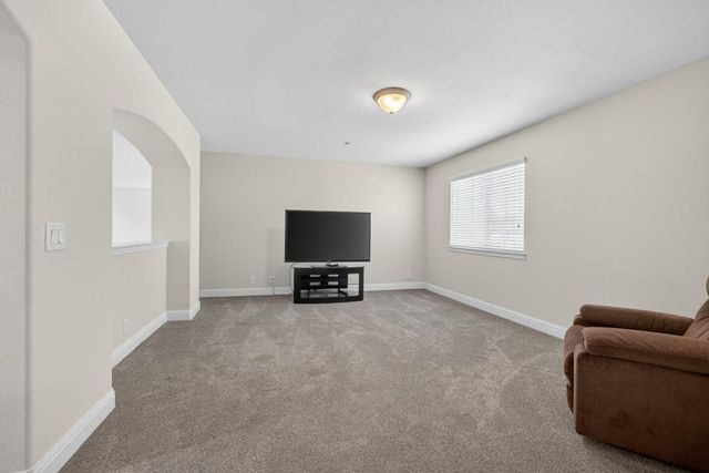 5500 Tierra Gardens Ln, Carmichael, CA 95608