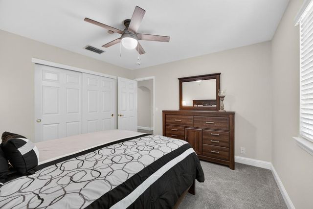 5500 Tierra Gardens Ln, Carmichael, CA 95608