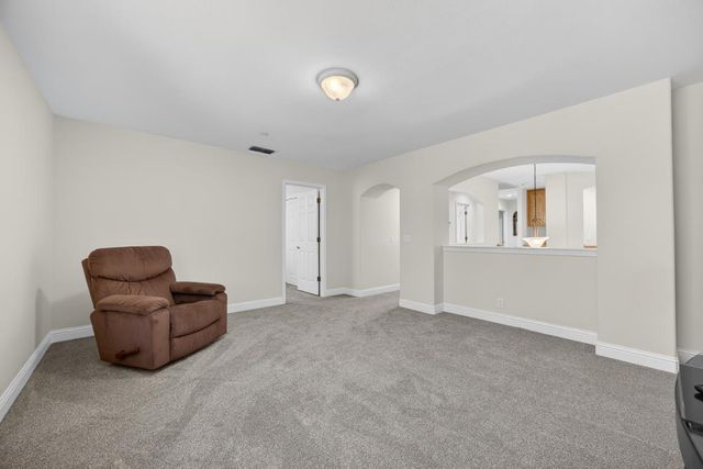 5500 Tierra Gardens Ln, Carmichael, CA 95608