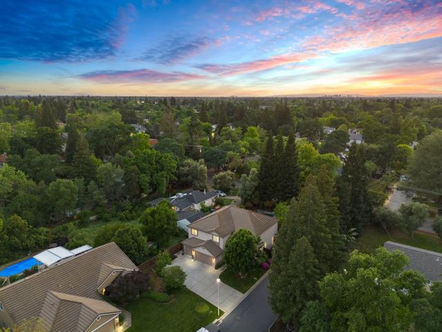 5500 Tierra Gardens Ln, Carmichael, CA 95608