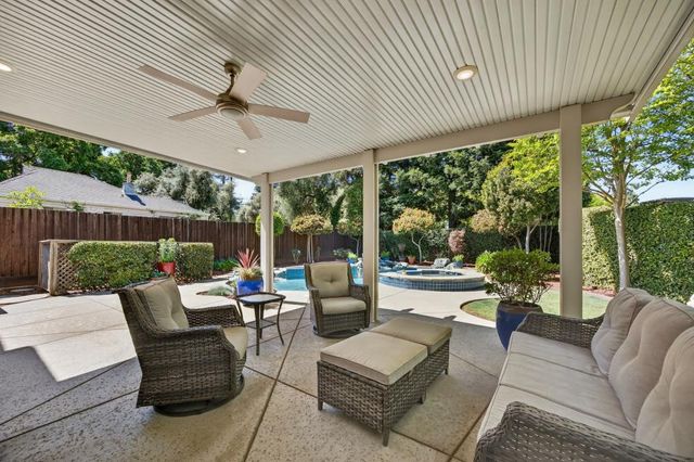 5500 Tierra Gardens Ln, Carmichael, CA 95608