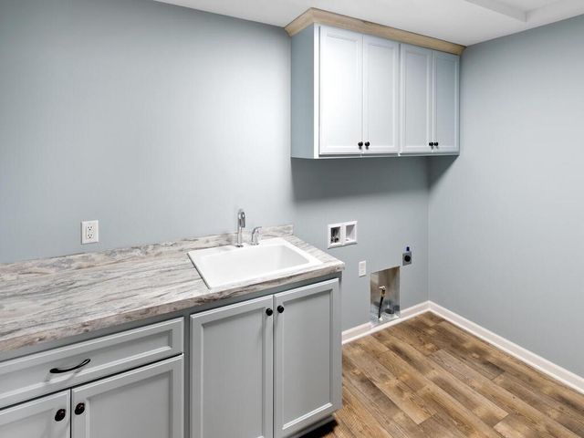 2524 Buchanan Lane S, Cambridge, MN 55008