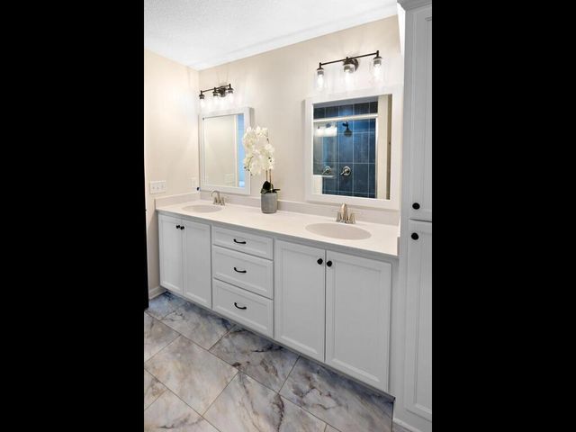 2524 Buchanan Lane S, Cambridge, MN 55008