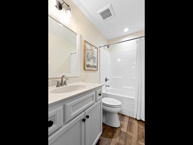 2524 Buchanan Lane S, Cambridge, MN 55008