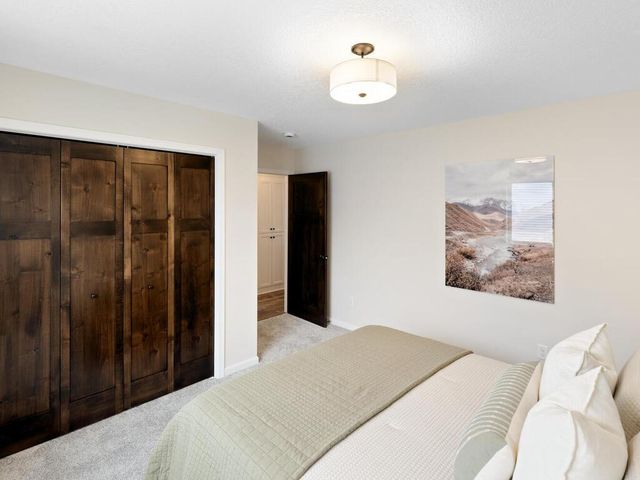 2524 Buchanan Lane S, Cambridge, MN 55008