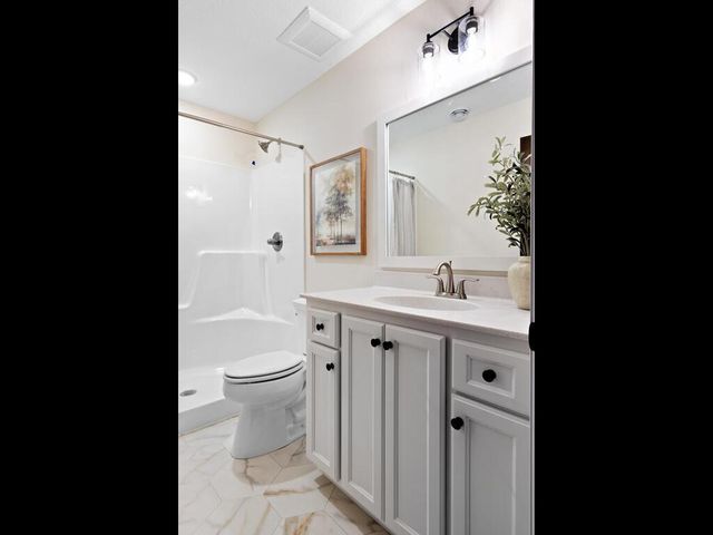 2524 Buchanan Lane S, Cambridge, MN 55008