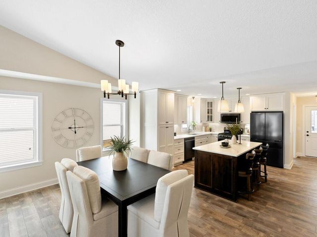 2524 Buchanan Lane S, Cambridge, MN 55008