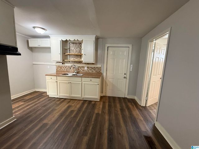 1705 2ND COURT W, Birmingham, AL 35208