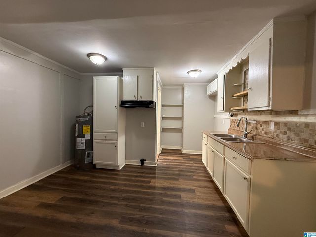 1705 2ND COURT W, Birmingham, AL 35208