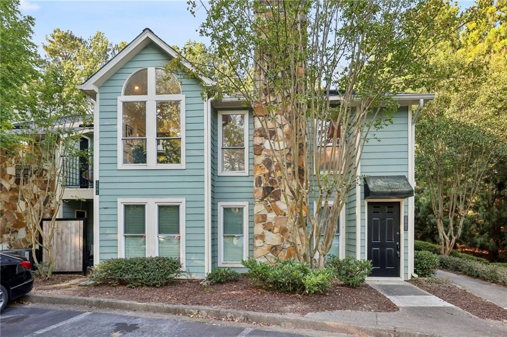 2005 Canyon Point Circle, Roswell, GA 30076