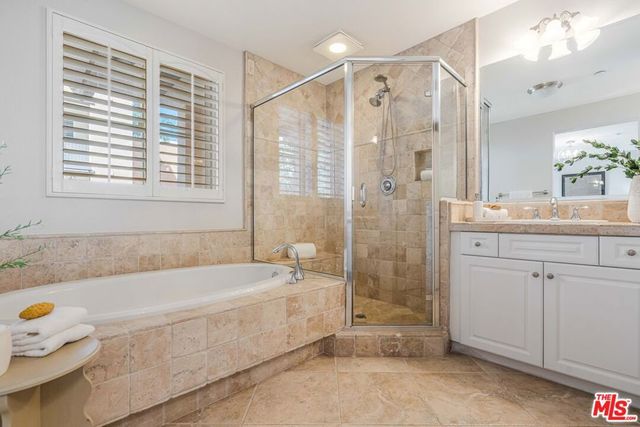 13031 Villosa Place 102, Playa Vista, CA 90094